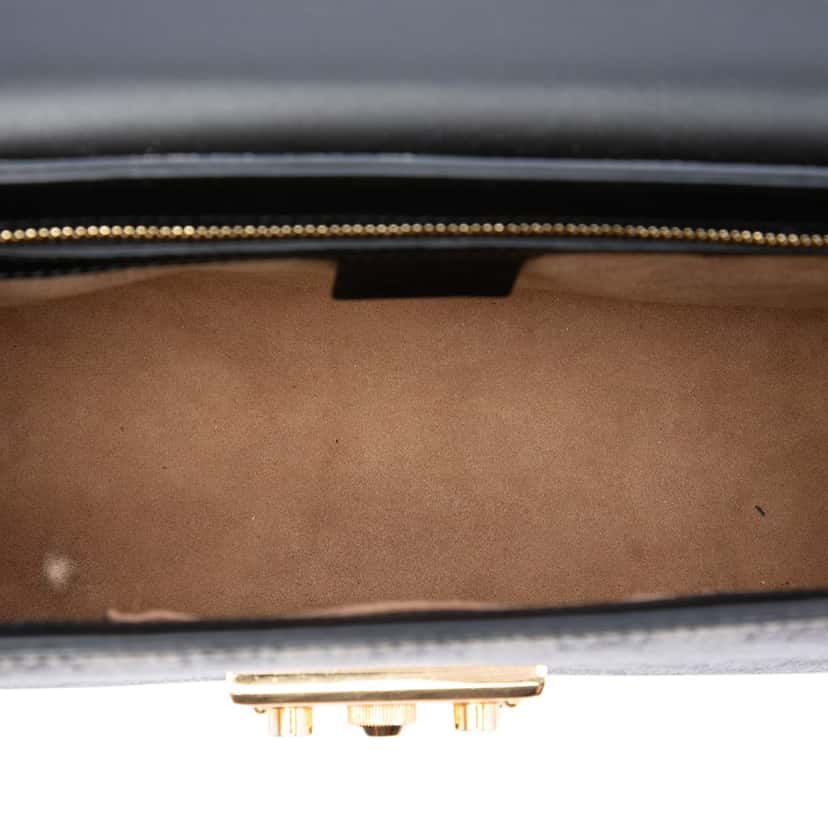 Gucci Medium GG Supreme Padlock Shoulder Bag Beige Very good condition - Model View