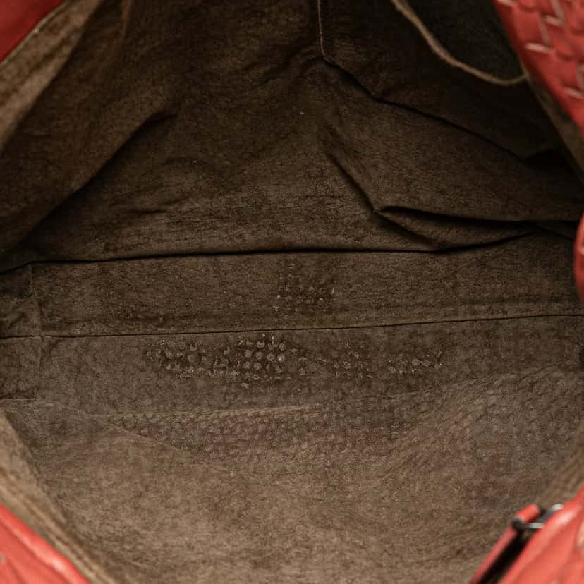 Bottega Veneta Intrecciato Tote Red Leather Good condition - Model View