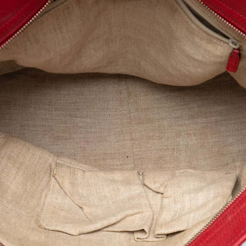 Gucci GG Canvas Bree Zippered Tote Beige Very good condition - Model View