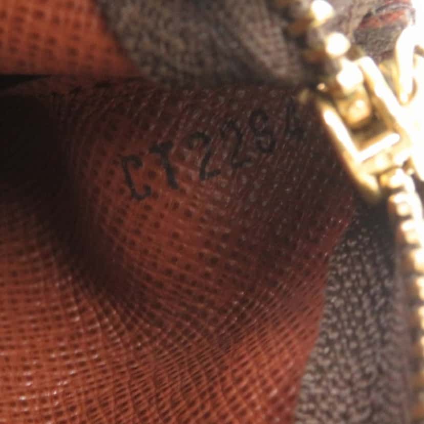 Louis Vuitton Monogram Pochette Cles Brown Very good condition - Model View