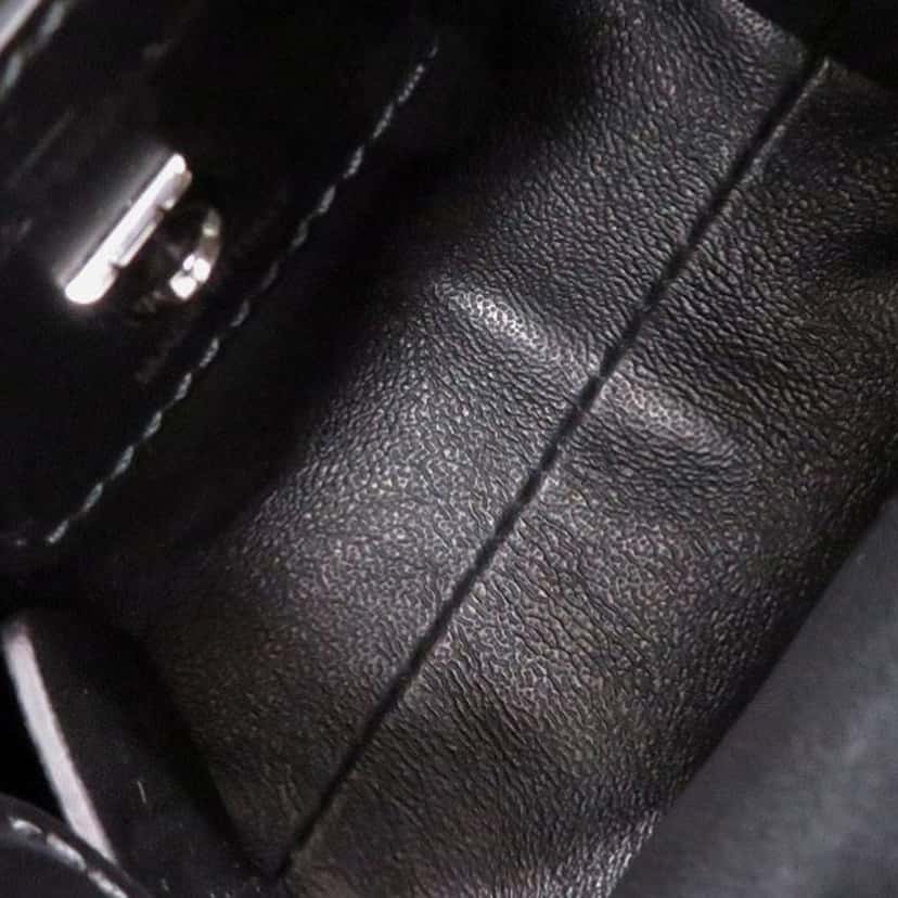 Salvatore Ferragamo Leather Gancini Trifoglio Handbag Black Leather Very good condition - Model View