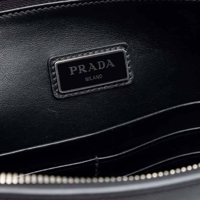 Prada Saffiano Logo Clutch Black Leather Very good condition - Box View