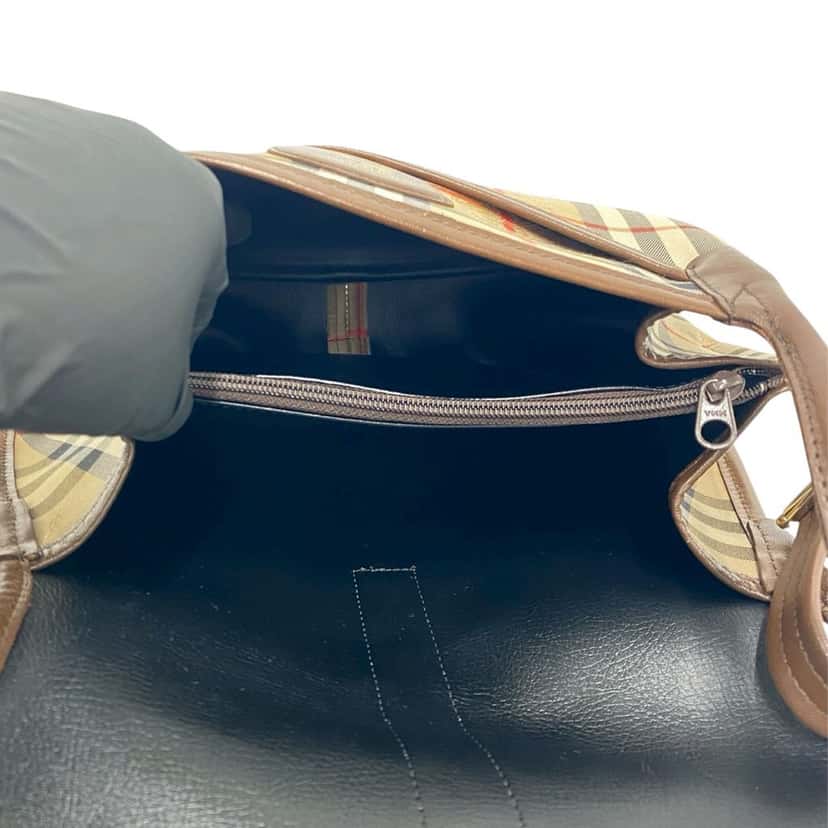 Burberry Haymarket Check Canvas Flap Crossbody Beige Very good condition - Inside View