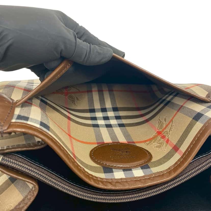 Burberry Haymarket Check Canvas Flap Crossbody Beige Very good condition - Model View