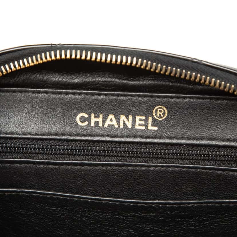 Chanel Quilted Patent Vanity Case Black Leather Very good condition - Box View