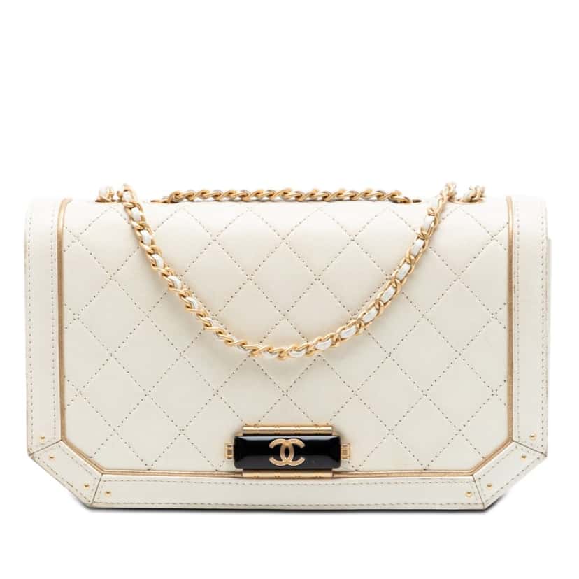 Chanel Medium Quilted Calfskin Octagon CC Clasp Flap White Leather Very good condition - Front View
