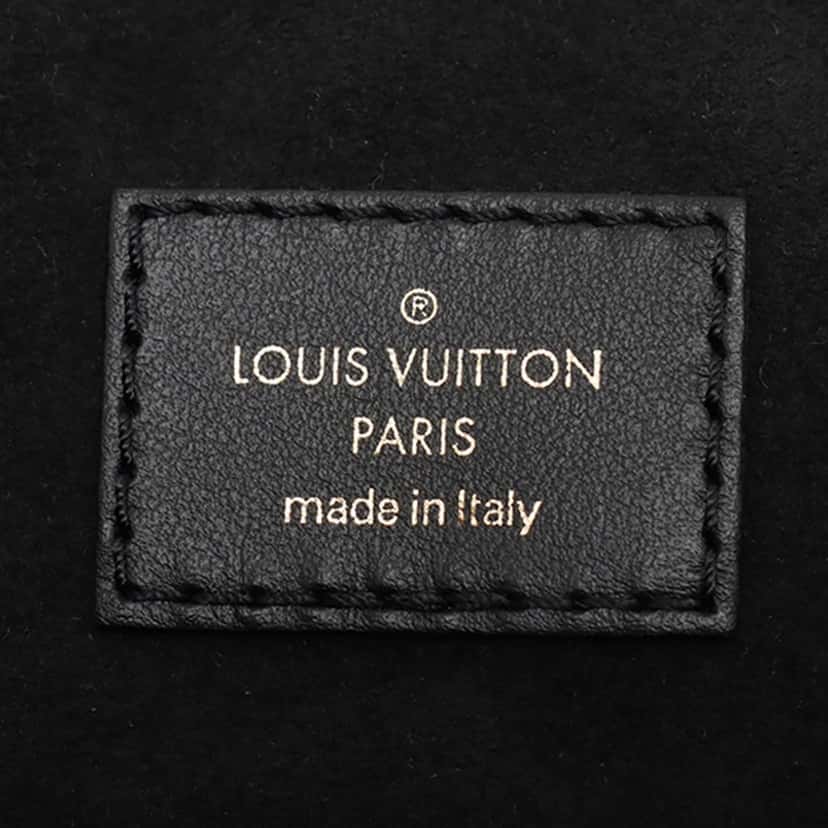 Louis Vuitton Epi Sac Plat PM Black Leather Very good condition - Model View