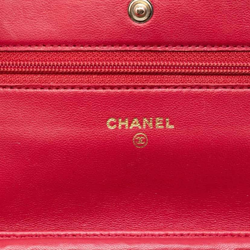 Chanel CC Quilted Lambskin Wallet on Chain Red Leather Very good condition - Box View
