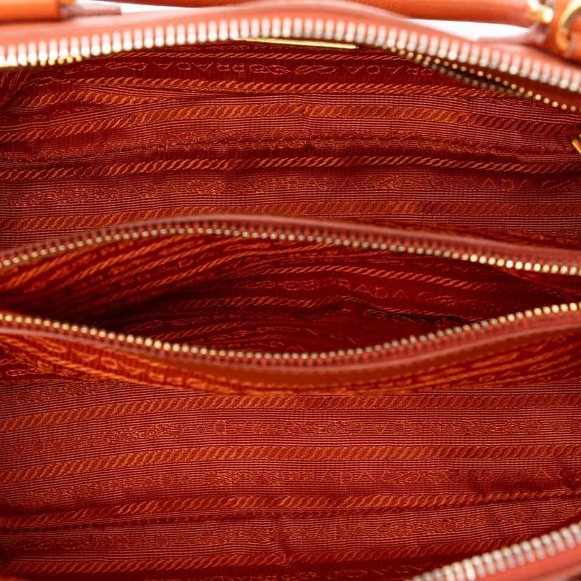 Prada Medium Saffiano Lux Promenade Satchel Orange Leather Very good condition - Model View