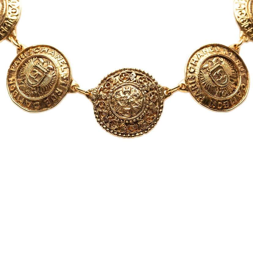 Chanel CC Gold Plated Cambon Medallion Necklace Gold Metal Very good condition - Front View
