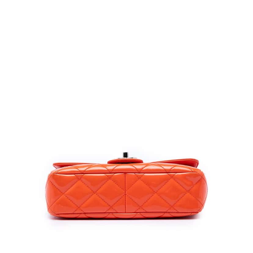 Chanel Small Quilted Patent Coco Shine Flap Orange Leather Very good condition - Inside View