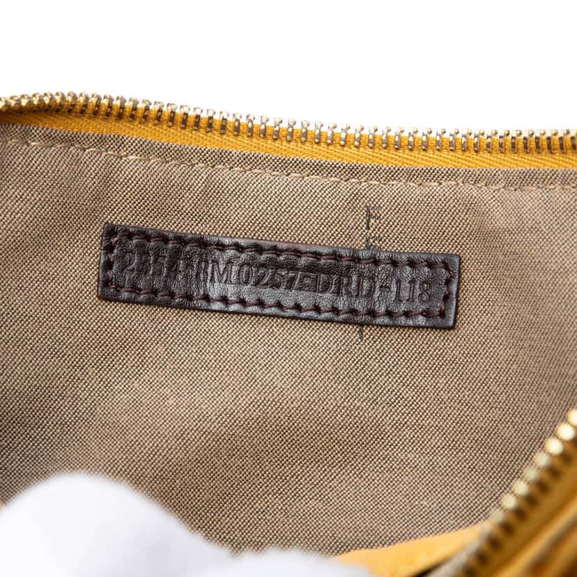Fendi Pleated Nubuck FF Chain Pochette Yellow Leather Very good condition - Box View
