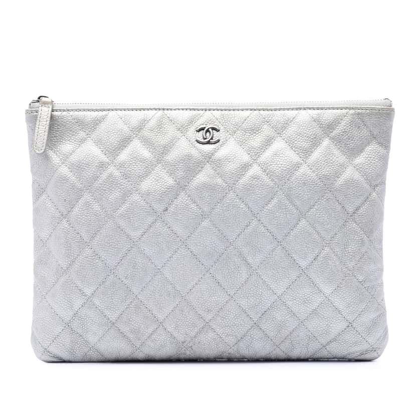 Chanel Medium Quilted Metallic Caviar O Case Clutch Silver Leather Very good condition - Front View
