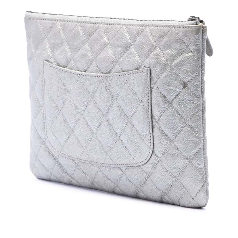 Chanel Medium Quilted Metallic Caviar O Case Clutch Silver Leather Very good condition - Back View