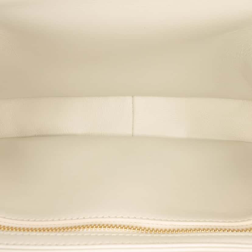 Celine Classique Shiny Calfskin Triomphe Crossbody White Leather Very good condition - Model View