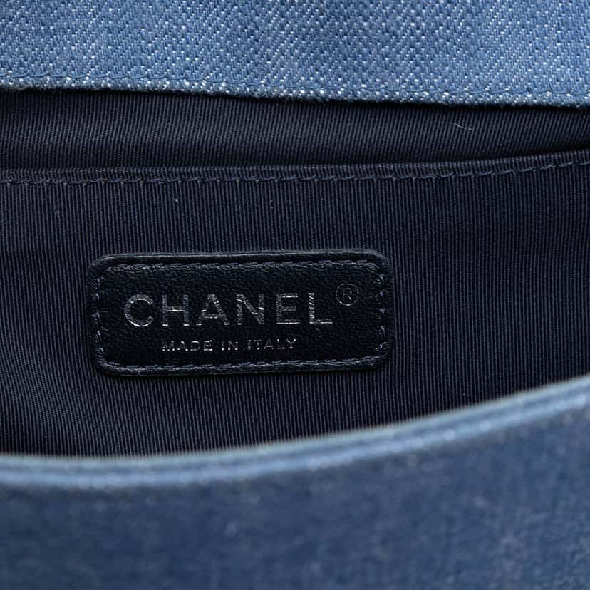 Chanel Old Medium Chevron Denim Boy Flap Blue Very good condition - Box View