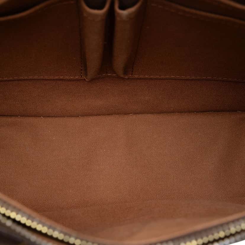 Louis Vuitton Monogram Beaubourg Messenger MM Brown Very good condition - Model View