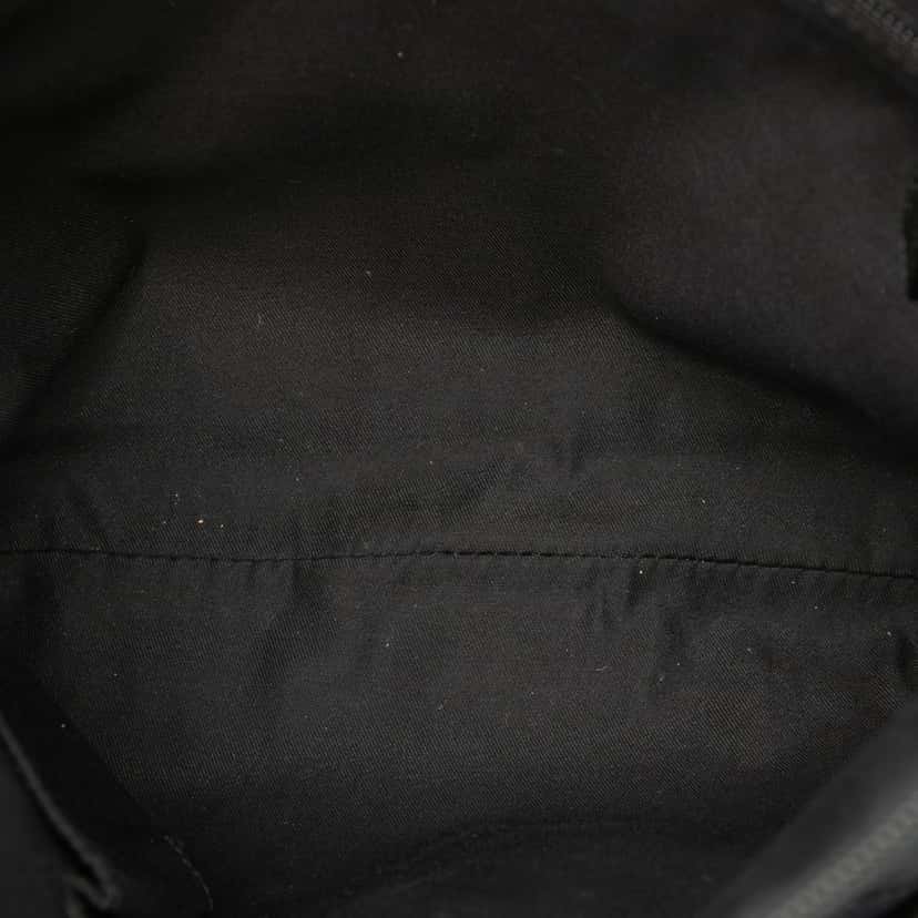 Gucci GG Canvas Crossbody Black Very good condition - Model View