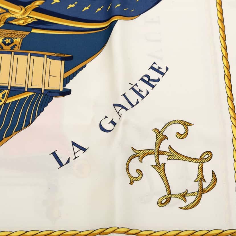 Hermès Vue Du Carrosse De La Galere La Reale Silk Scarf 90 White Very good condition - Inside View
