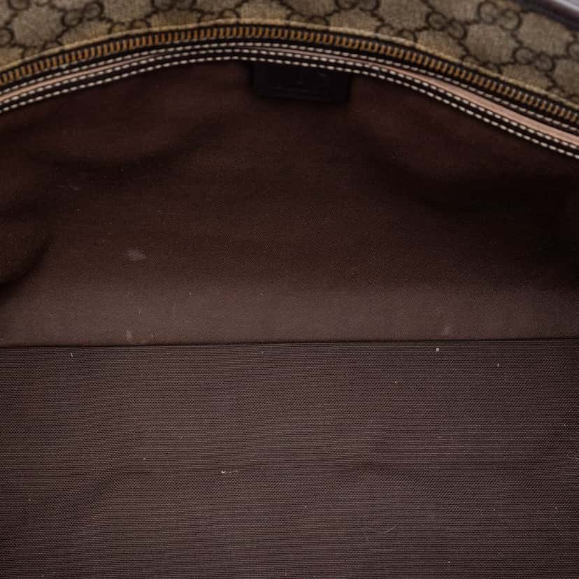 Gucci Medium GG Supreme Zippered Tote Beige Very good condition - Model View