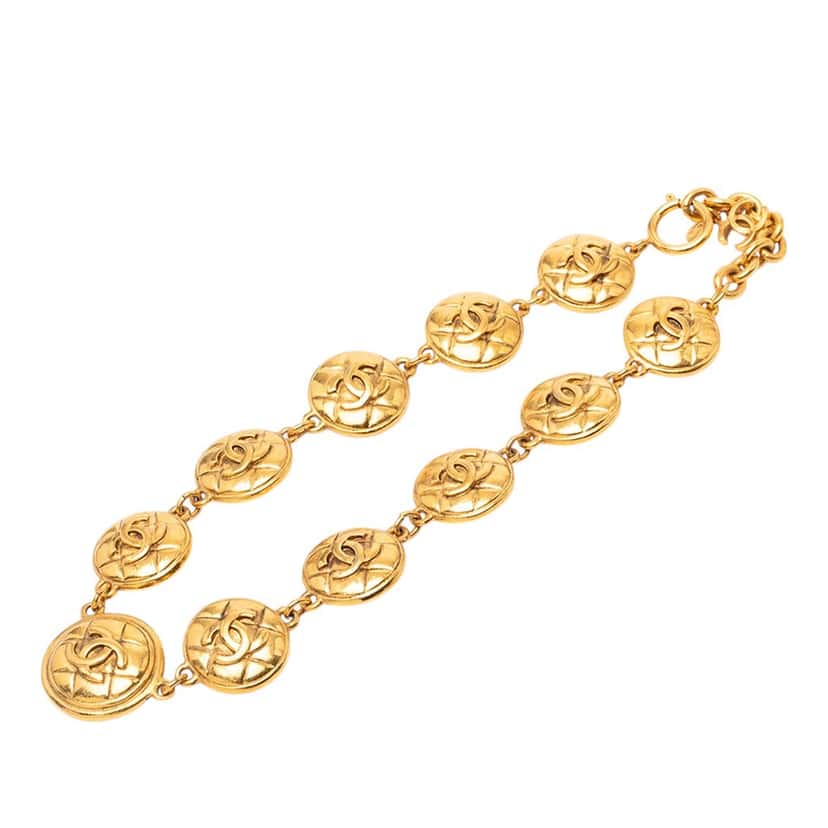 Chanel CC Gold Plated Quilted Medallion Necklace Gold Metal Very good condition - Front View