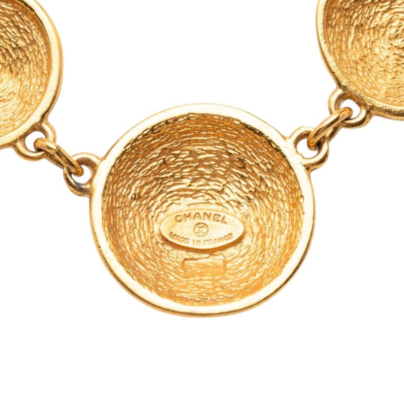 Chanel CC Gold Plated Quilted Medallion Necklace Gold Metal Very good condition - Inside View