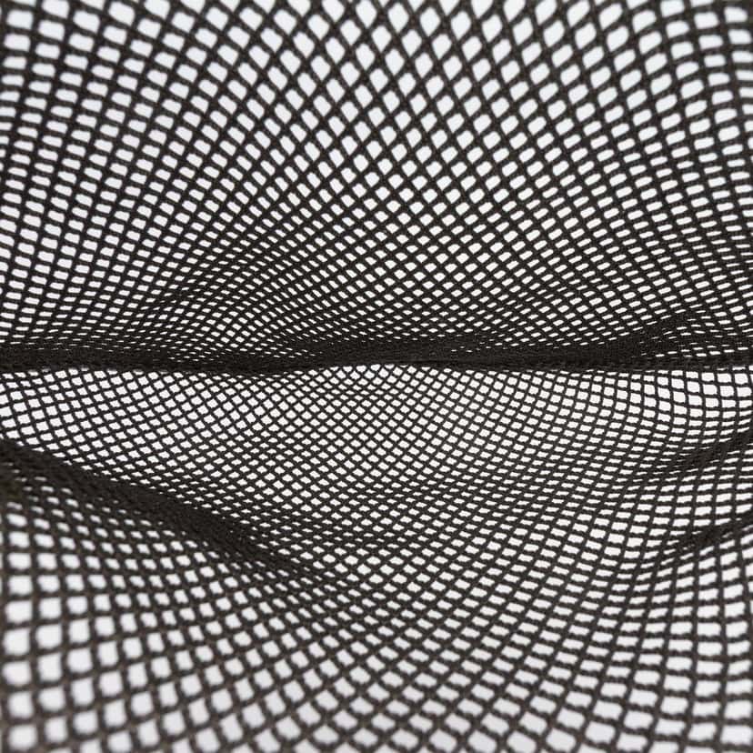 ALAÏA Patent Trimmed Mesh Fishnet Hobo Black Very good condition - Model View