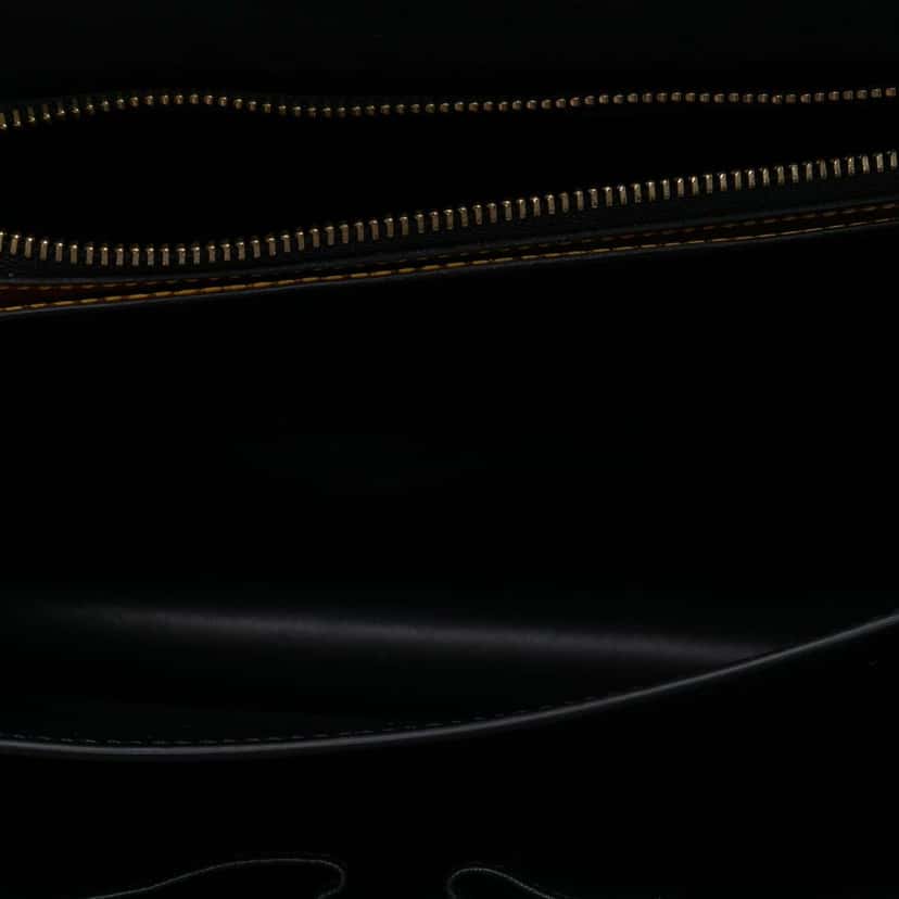 Celine Medium Calfskin Classic Box Gold Leather Very good condition - Model View