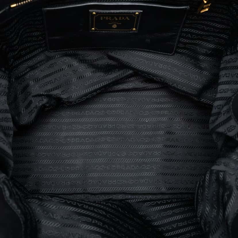 Prada Soft Calfskin Convertible Shopping Tote Black Leather Very good condition - Model View