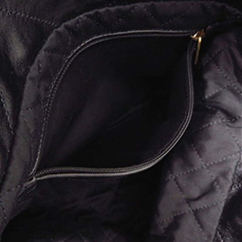 Chanel Small Quilted Shiny Calfskin 22 Handbag Black Leather Very good condition - Box View