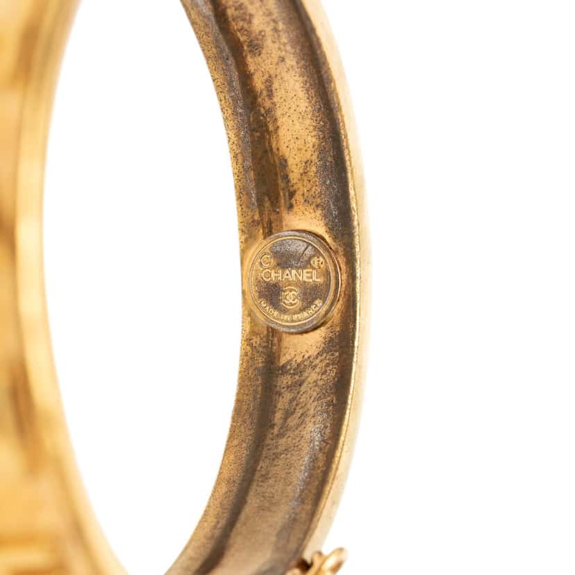 Chanel Gold Plated Logo Bangle Bracelet Gold Metal Very good condition - Box View