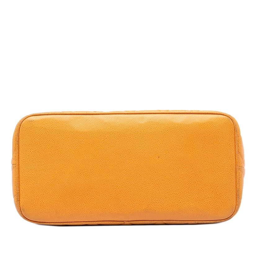Chanel Caviar Medallion Tote Yellow Leather Very good condition - Inside View