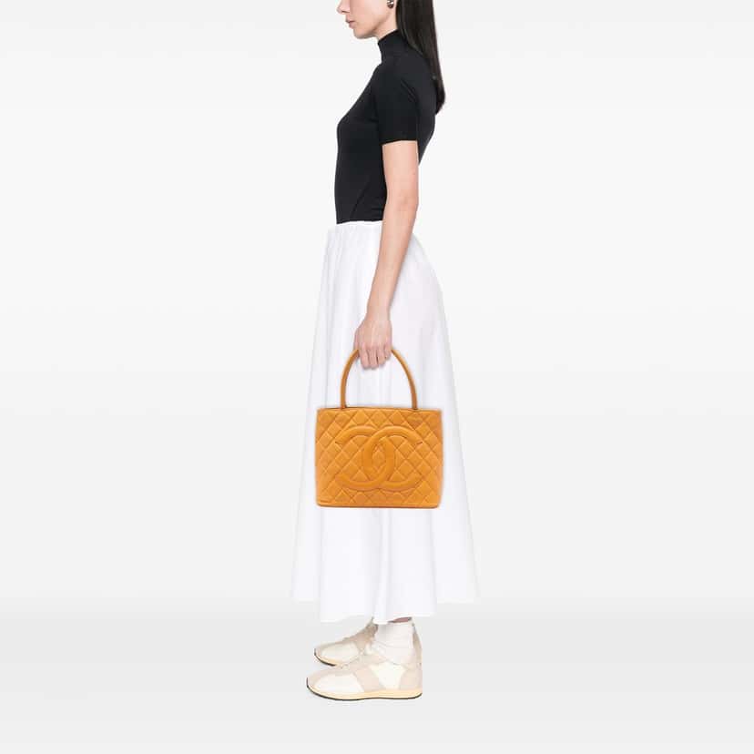 Chanel Caviar Medallion Tote Yellow Leather Very good condition - Box View