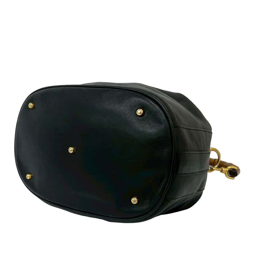 Gucci Leather Bamboo Bucket Bag Black Leather Very good condition - Model View