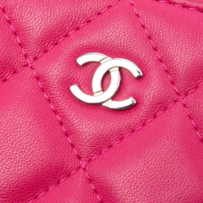 Chanel Small Quilted Lambskin O Case Clutch Pink Leather Very good condition - Box View