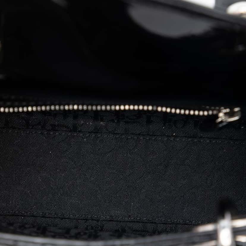 Dior Mini Patent Cannage Lady Dior Black Leather Very good condition - Model View