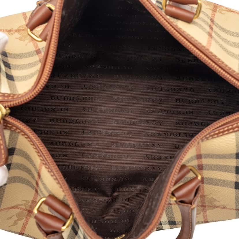 Burberry Haymarket Check Coated Canvas Boston Bag Beige Very good condition - Model View