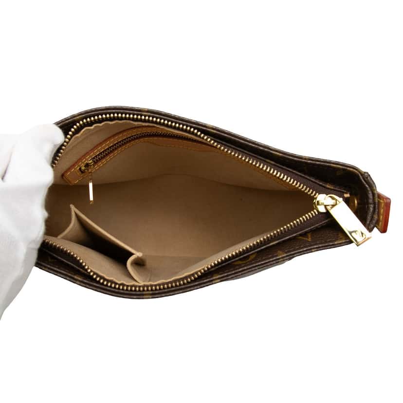 Louis Vuitton Monogram Looping MM Brown Very good condition - Model View