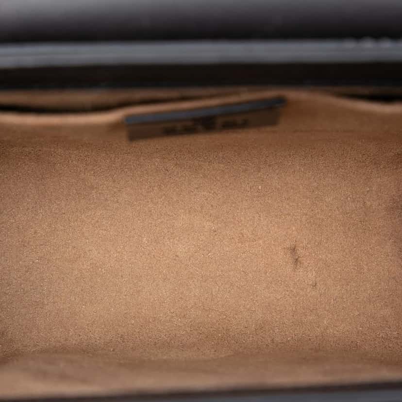 Gucci Small GG Supreme Padlock Crossbody Beige Very good condition - Model View