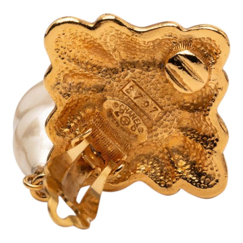 Chanel CC Gold Plated  Faux Pearl Drop Clip On Earrings Gold Metal Very good condition - Inside View