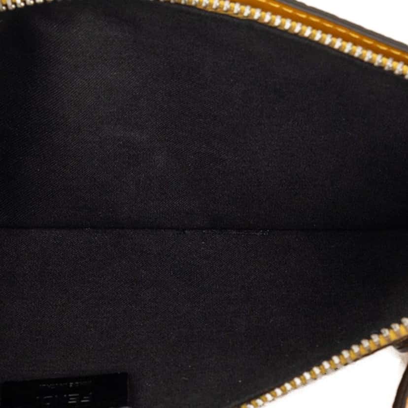Fendi Leather Baguette Phone Crossbody Yellow Leather Very good condition - Model View