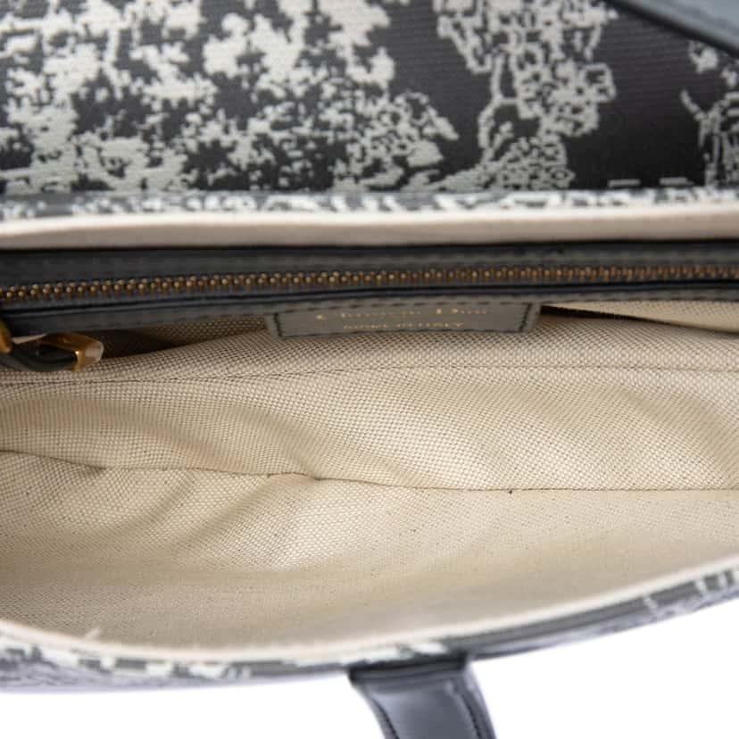 Dior Canvas Embroidered Reverse Toile De Jouy Saddle Bag Other Very good condition - Model View