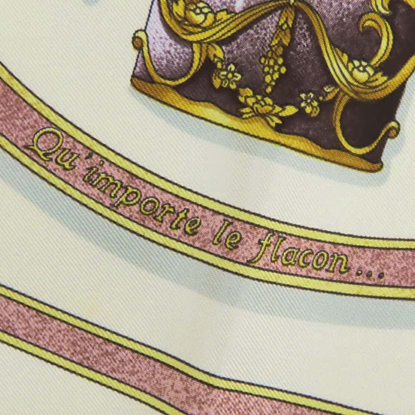 Hermès Qu Importe le Flacon Silk Scarf 90 Brown Very good condition - Model View