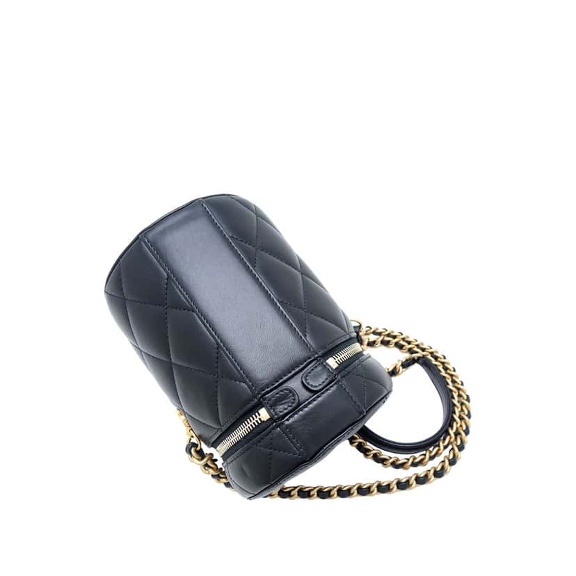 Chanel Small Quilted Lambskin Side Note Vanity Case Black Leather Very good condition - Back View