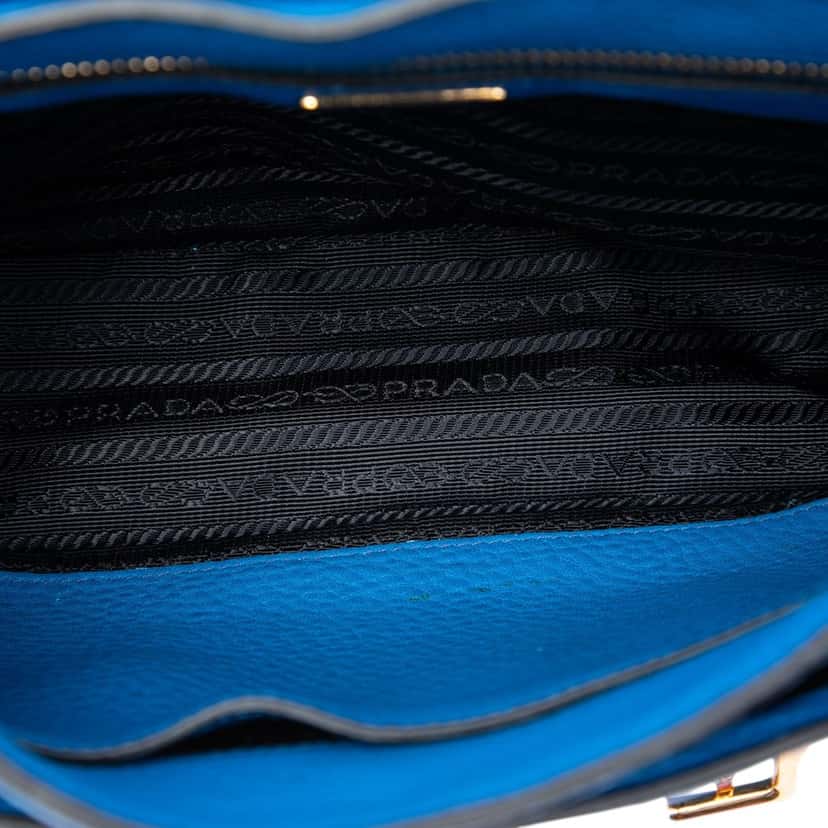 Prada Vitello Daino Double Buckle Messenger Bag Blue Leather Very good condition - Model View