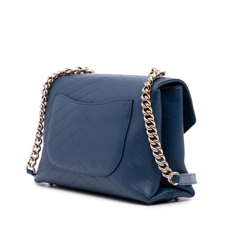 Chanel Medium Calfskin Coco Chevron Envelope Flap Blue Leather Very good condition - Back View
