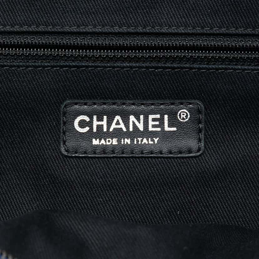 Chanel Jumbo Quilted Caviar Easy Flap Blue Leather Very good condition - Box View