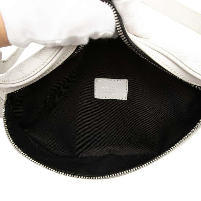 Louis Vuitton Damier Infini Campus Bumbag White Leather Very good condition - Model View