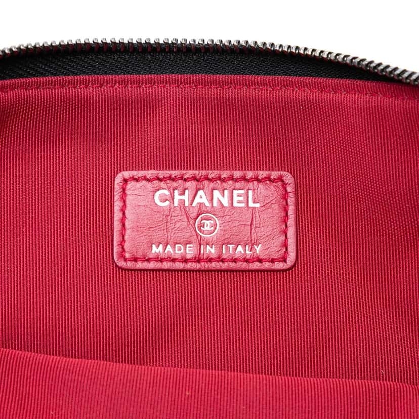 Chanel Medium Aged Calfskin Gabrielle O Case Clutch Black Leather Very good condition - Box View