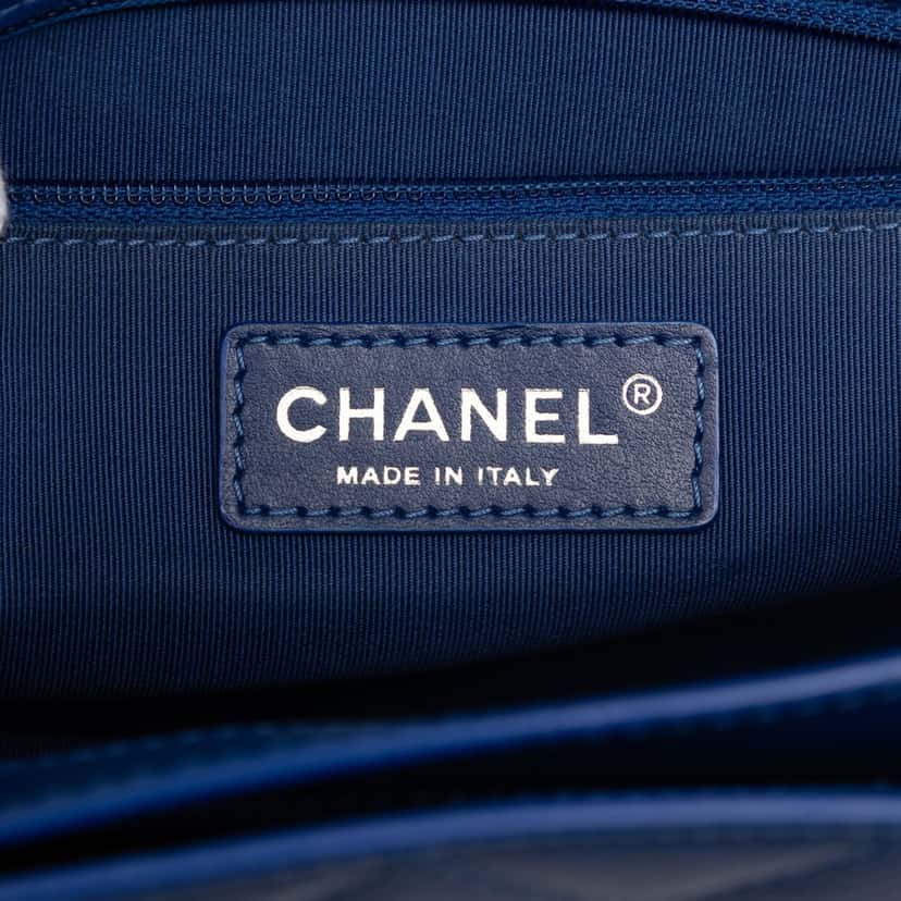 Chanel Small CC Caviar Box Urban Companion Flap Blue Leather Very good condition - Box View